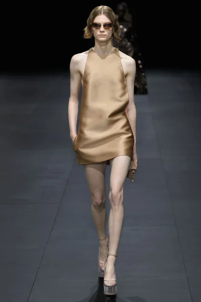 Look 12